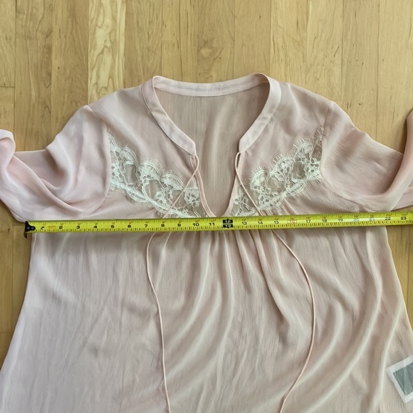 2/$20 Sheer pink blouse flowy British designer Large - Picture 2 of 9
